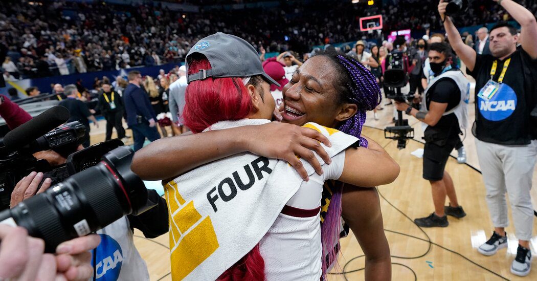 tum-sezonda-dominant-force-olan-guney-carolina-uconn-uzerinden-bir-sampiyonluk-sagliyor-hINgbcD1.jpg