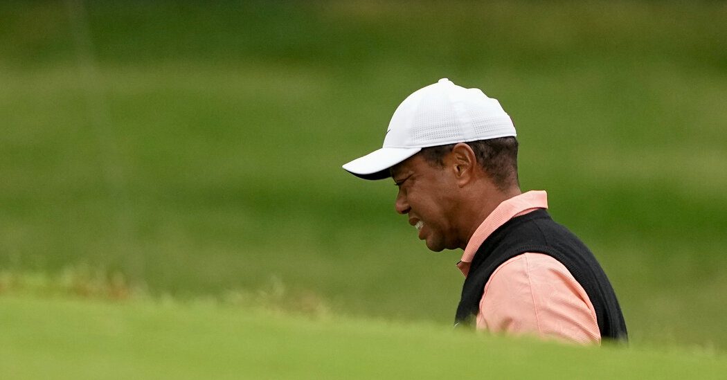 tiger-woods-pga-sampiyonasindan-cekildi-hGd7Np4t.jpg