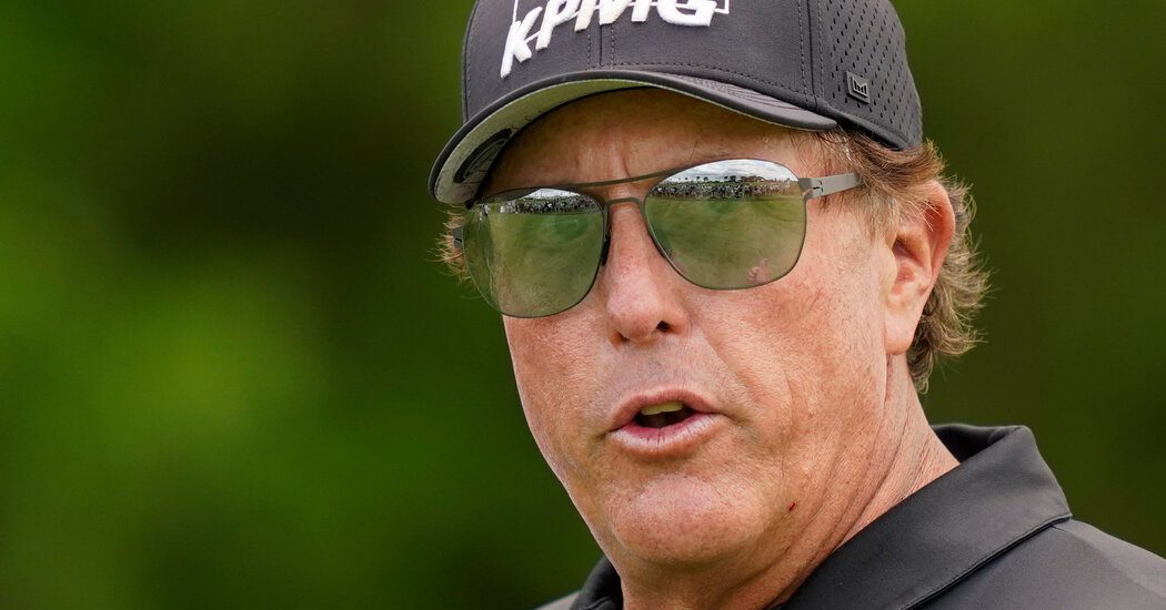 phil-mickelson-rakip-suudi-destekli-golf-turunun-ilk-etkinligini-oynayacak-eqxsIwH6.jpg
