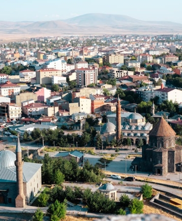 Filenin-Sultanlari-Destan-Yazdi-X-Yuku-Kaldiramadi-featured