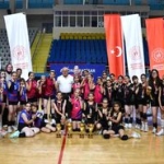 mini-kizlar-voleybol-musabakalari-sona-erdi-19978745_amp